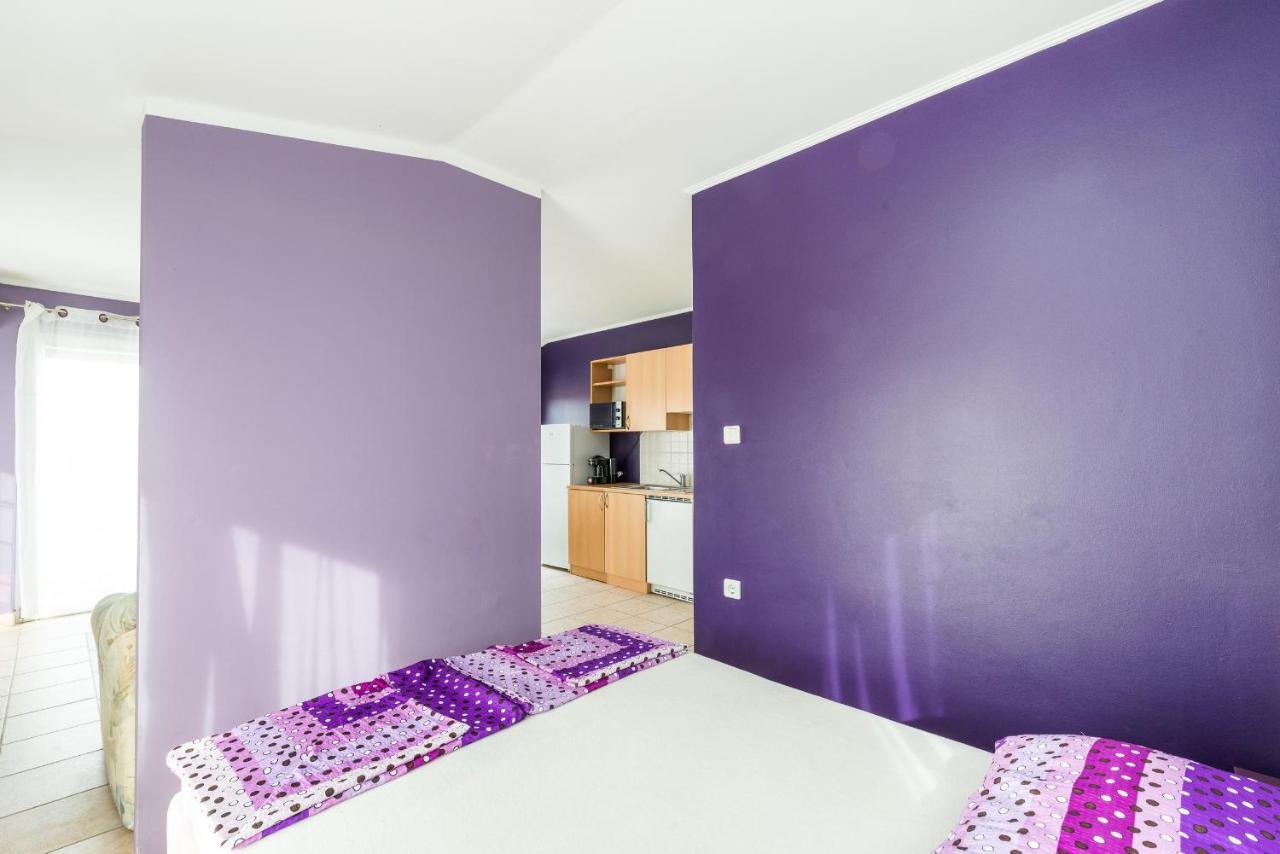 Apartments Mahnet Vir Room photo